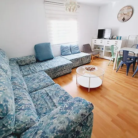 Beautiful 3 Bedroom, Carihuela דירה *