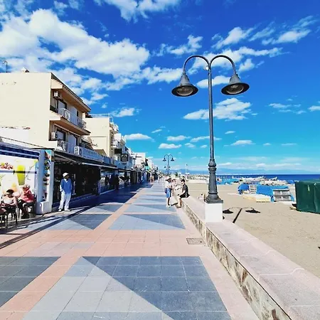 Apartment Beautiful 3 Bedroom, Carihuela Torremolinos